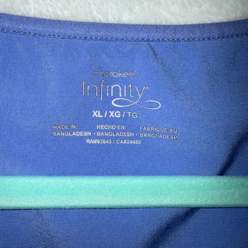 Cherokee Infinity scrub top XL - Picture 2 of 12